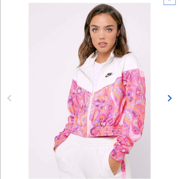 NWT - Nike Women's Sportswear Floral Printed Jacket 🧥 - Picture 5 of 9
